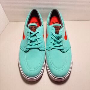 Nike Janoski Sneakers in mint green and orange SZ M 10 Excellent condition